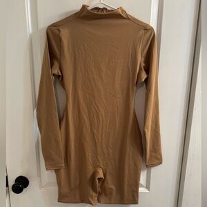 Skims All-in-One Shapewear Bodysuit Tan Sienna Mock Neck Long Sleeve Medium NWT